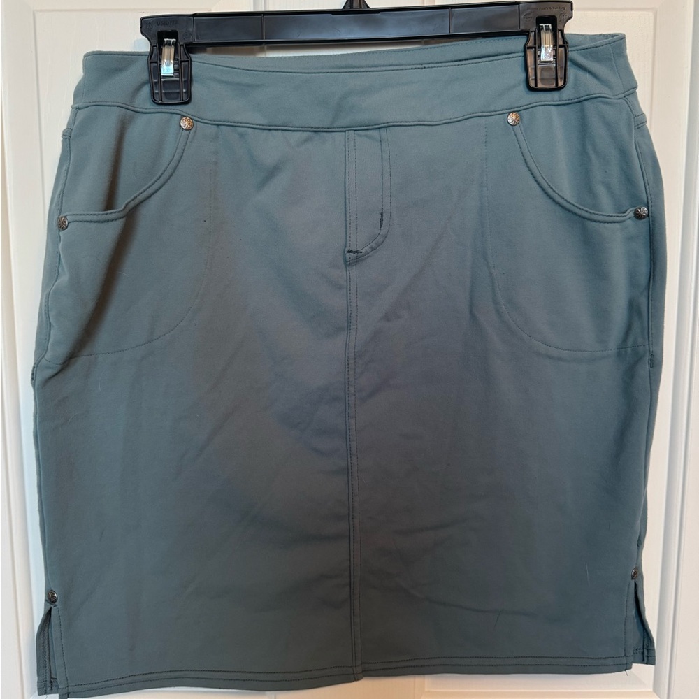 Athleta Women’s Mini Skirt Mint Green Size Medium